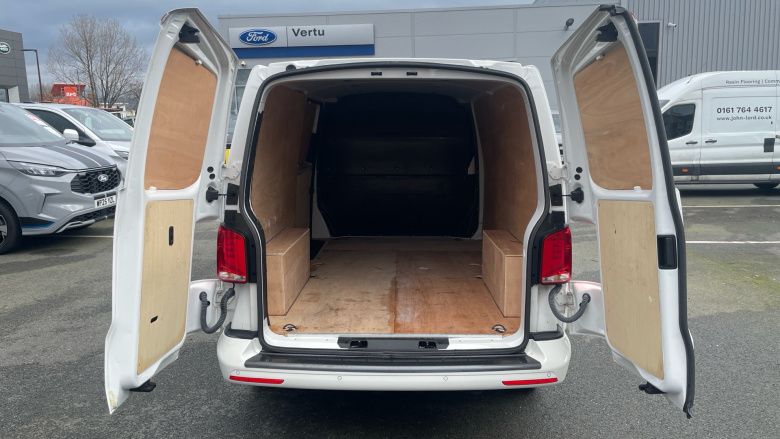 Volkswagen Transporter T28 Lwb Diesel 2.0 TDI 150 Highline Van DSG